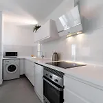One Bedroom Next To The Port アパート フエンヒロラ