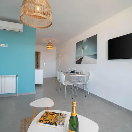 One Bedroom Next To The Port