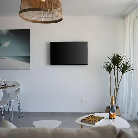 One Bedroom Next To The Port *